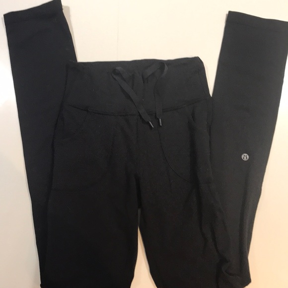Lululemon pants with pockets